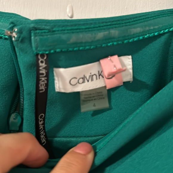 Calvin Klein formal dress. Built in corset. Green. Size 4 - Picture 6 of 7